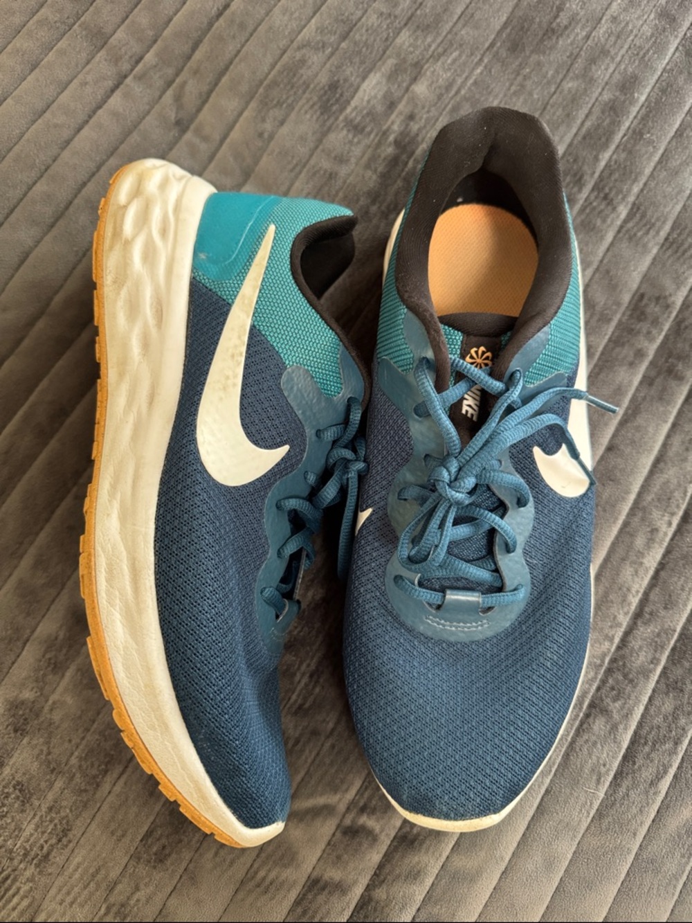 Nike Blue Teal Athletic Running Shoes with White Swoosh
